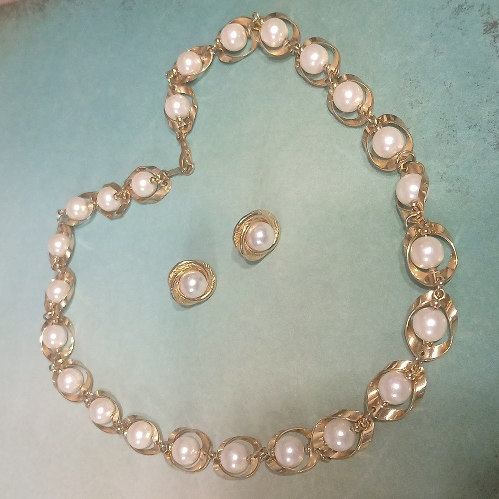 Gold-Plated Pearl Necklace Set